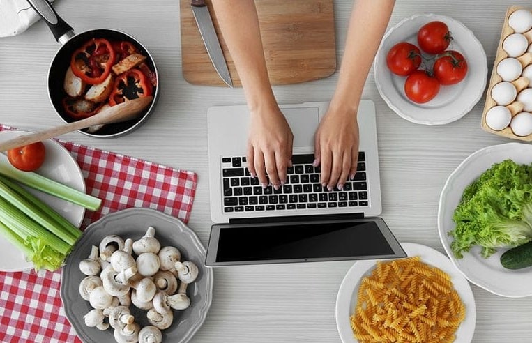 Top SEO Tips For Food Blogs - Explore Insiders